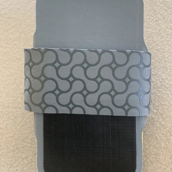 iHome Arm Band Case Running Gym Sports Exercise iPhone 6 6S Yellow Flip - Picture 6 of 11